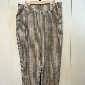 EUC Splendid Tapered Leg Relaxed Flat Front Cuffed Pants Size L